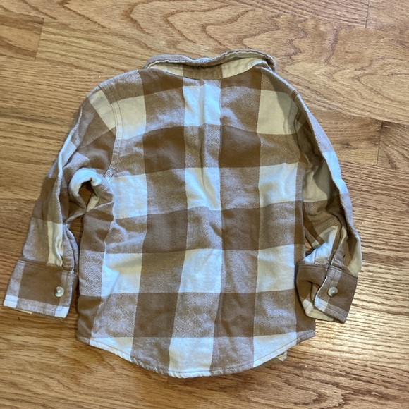 Old Navy 18-24 months plaid flannel button up tan and cream - Picture 2 of 4